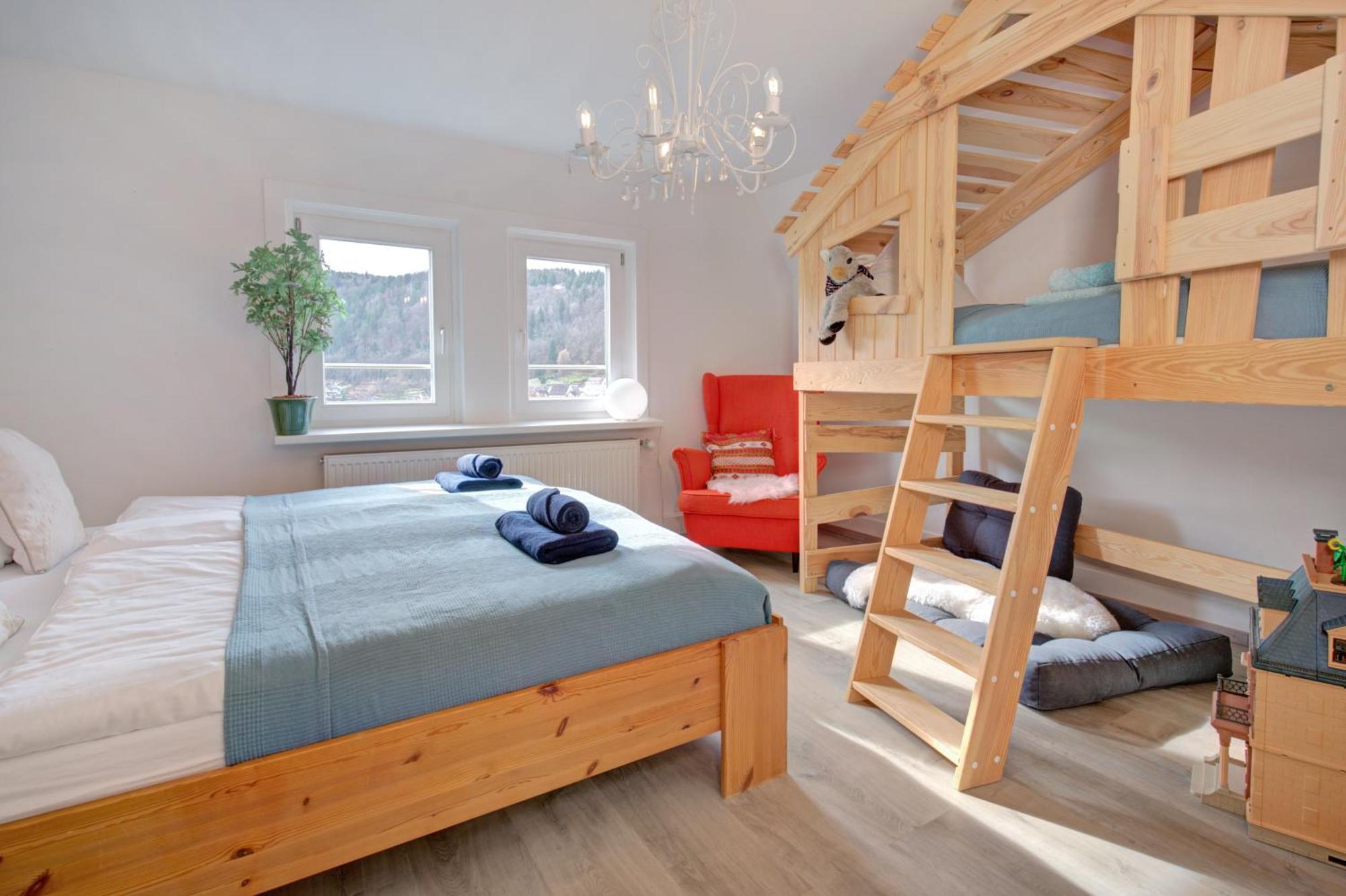 Familienglueck Im Schwarzwaldhaus Mit Schlossblick Neuenburg (Enz)